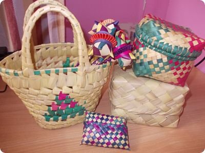 How to weave a Paper Basket?